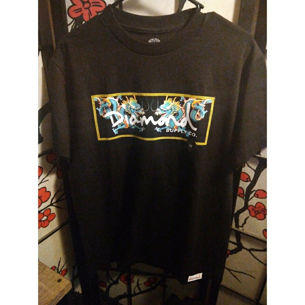 Diamond Supply Co. Double Dragon tee! 🐉